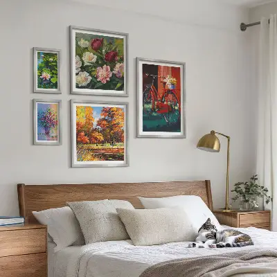 Lot de tableaux encadrés fleurs dans un paysage printanier