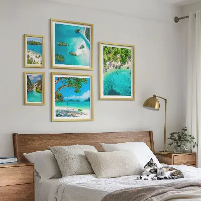 Ensemble de 5 tableaux représentant des plages tropicales et des eaux paradisiaques