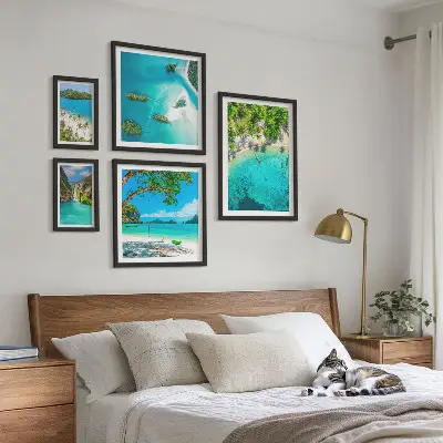 Ensemble de 5 tableaux représentant des plages tropicales et des eaux paradisiaques