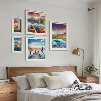 Lot de tableaux encadrés représentant des paysages de cascades et de lacs