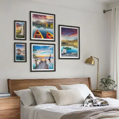 Lot de tableaux encadrés représentant des paysages de cascades et de lacs
