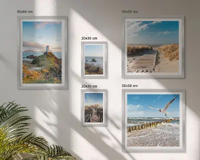 Lot de tableaux encadrés représentant des phares et plages en bord de mer