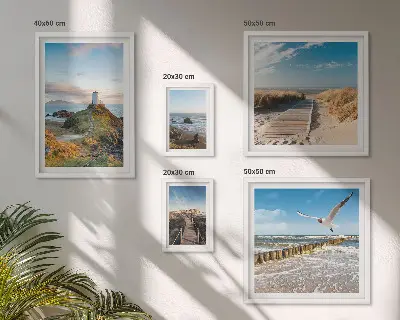 Lot de tableaux encadrés représentant des phares et plages en bord de mer