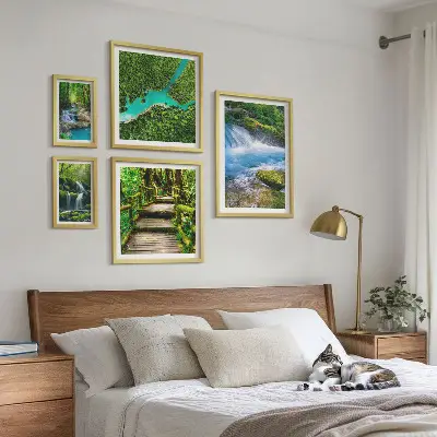 Lot de tableaux encadrés représentant des oasis de paix verdoyantes dans la forêt