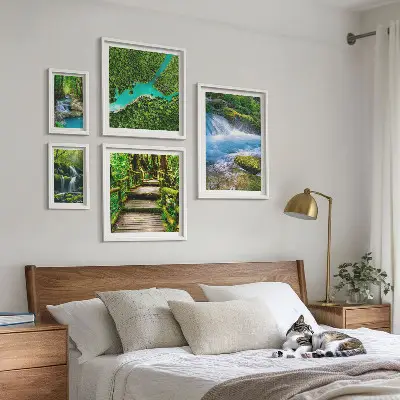 Lot de tableaux encadrés représentant des oasis de paix verdoyantes dans la forêt