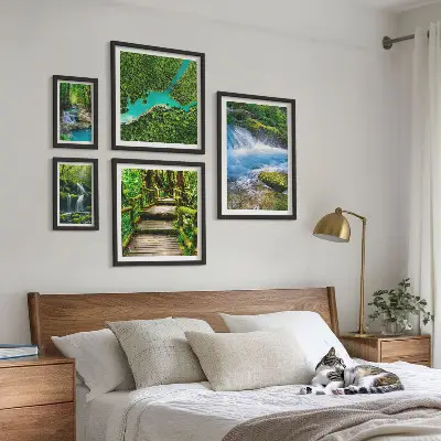 Lot de tableaux encadrés représentant des oasis de paix verdoyantes dans la forêt