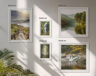 Tableau de décoration murale représentant des paysages naturels avec des cascades et des sentiers forestiers