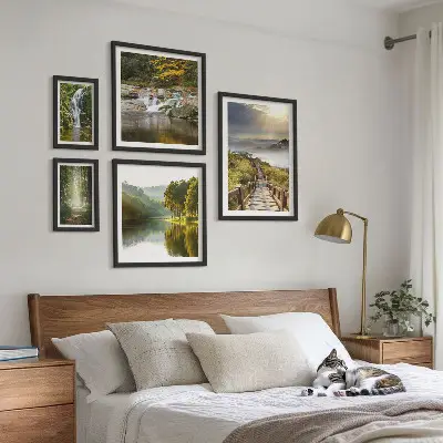 Tableau de décoration murale représentant des paysages naturels avec des cascades et des sentiers forestiers