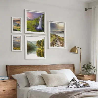 Lot de tableaux encadrés représentant des paysages de cascades et de montagnes