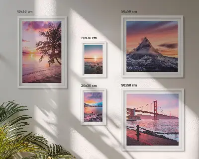 Lot de tableaux encadrés représentant des paysages marins avec des palmiers