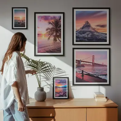 Lot de tableaux encadrés représentant des paysages marins avec des palmiers