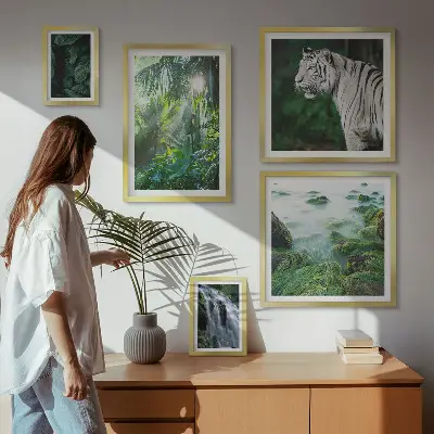 Lot de tableaux encadrés représentant des animaux de la nature tropicale