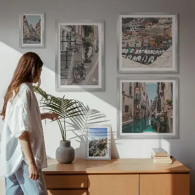 Lot de tableaux encadrés représentant de charmantes rues européennes