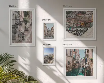 Lot de tableaux encadrés représentant de charmantes rues européennes