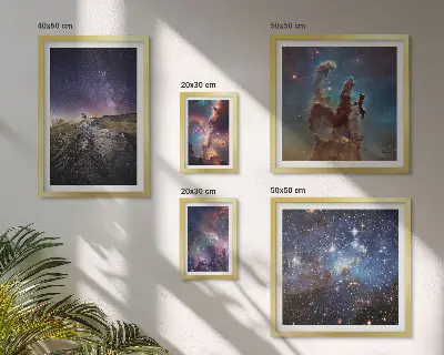 Lot de tableaux encadrés représentant des paysages cosmiques de galaxies