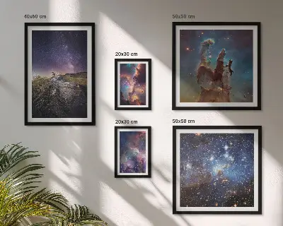 Lot de tableaux encadrés représentant des paysages cosmiques de galaxies