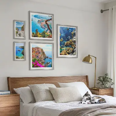 Lot de tableaux encadrés sur le thème des paysages marins, poissons et plages