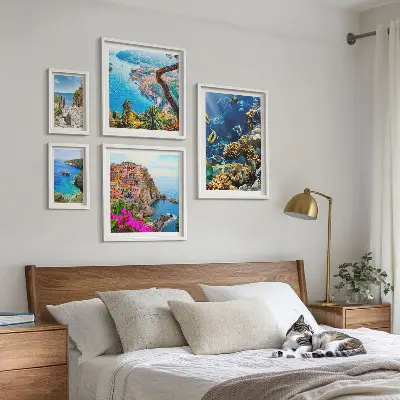 Lot de tableaux encadrés sur le thème des paysages marins, poissons et plages