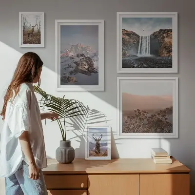 Lot de tableaux encadrés représentant des paysages de montagne et des animaux sauvages