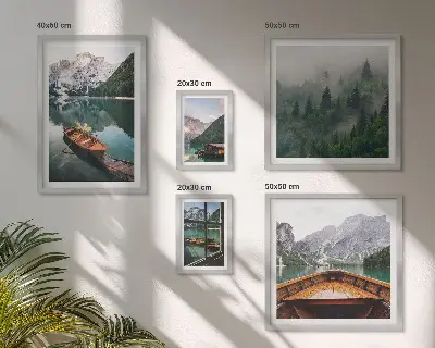 Tableau de décoration murale représentant des bateaux sur des lacs de montagne calmes