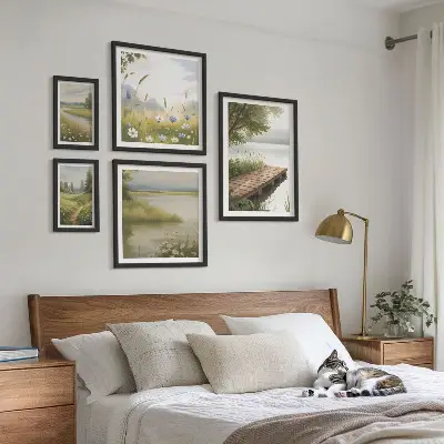 Ensemble de 5 tableaux paysages paisibles avec un pont dans une prairie