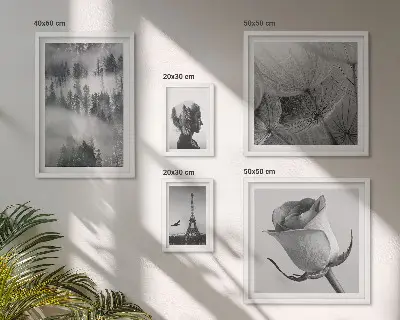 Lot de tableaux encadrés représentant une ville dans la nature en noir et blanc