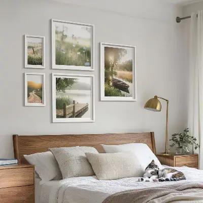 Ensemble de 5 tableaux représentant des paysages tranquilles d'eau verte