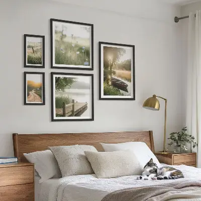 Ensemble de 5 tableaux représentant des paysages tranquilles d'eau verte