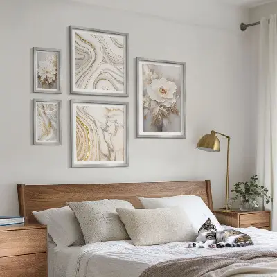 Ensemble de 5 tableaux motifs floraux abstraits apportant une touche d'élégance