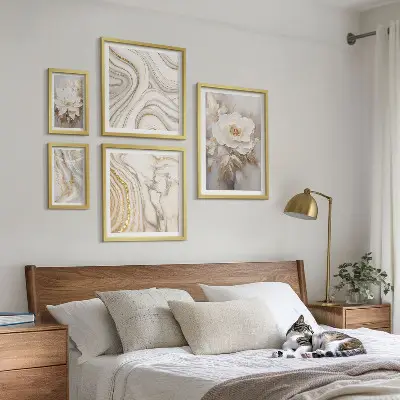Ensemble de 5 tableaux motifs floraux abstraits apportant une touche d'élégance