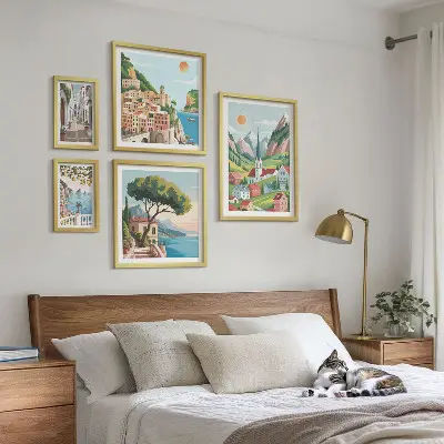 Ensemble de 5 tableaux représentant des montagnes et des villes charmantes