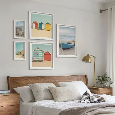 Ensemble de 5 tableaux vue sur la mer avec maisons et bateaux