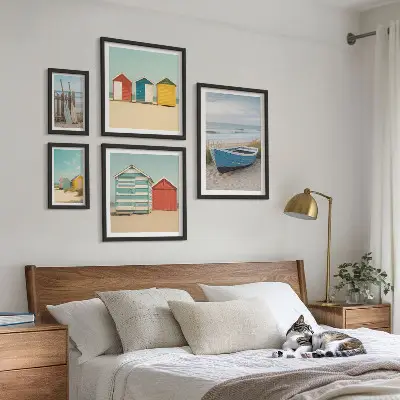 Ensemble de 5 tableaux vue sur la mer avec maisons et bateaux