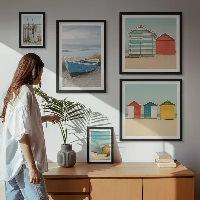 Ensemble de 5 tableaux vue sur la mer avec maisons et bateaux