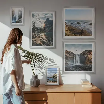 Ensemble de 5 tableaux représentant des paysages de cascades et de plages