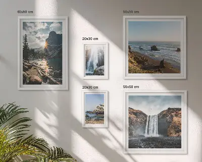 Ensemble de 5 tableaux représentant des paysages de cascades et de plages