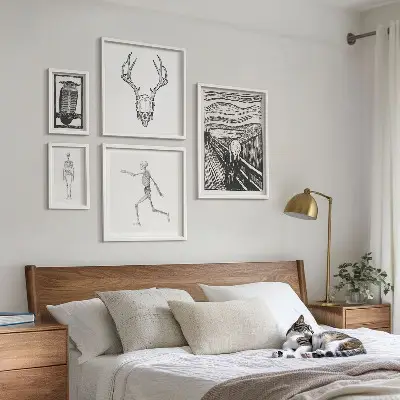 Ensemble de 5 tableaux représentant l'art surréaliste, la nature et l'homme
