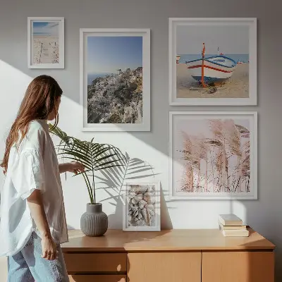 Ensemble de 5 tableaux représentant des paysages de plages et bâtiments blancs