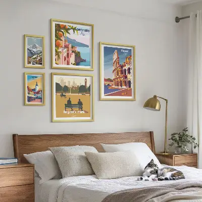 Lot de tableaux encadrés représentant des paysages de villes européennes