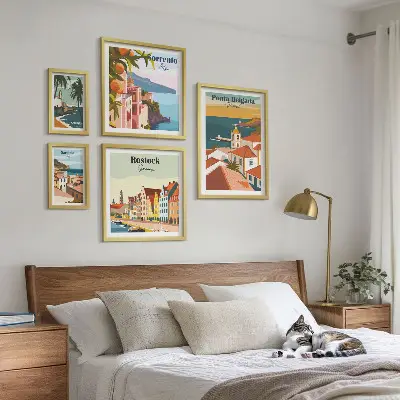 Lot de tableaux encadrés représentant des paysages urbains européens