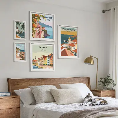 Lot de tableaux encadrés représentant des paysages urbains européens