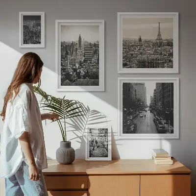 Ensemble de 5 tableaux représentant des panoramas urbains de capitales européennes
