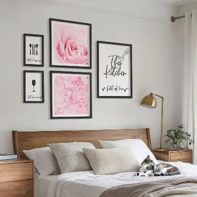 Tableau de décoration murale inspirations pour la cuisine avec motifs de roses et accessoires
