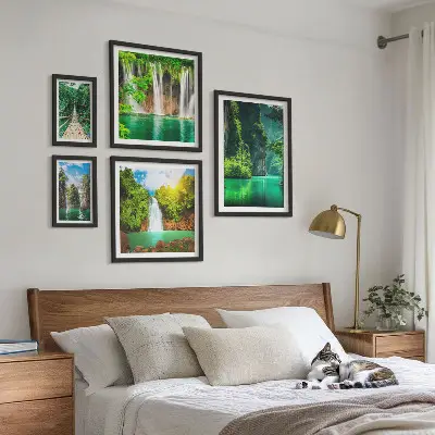 Lot de tableaux encadrés représentant des cascades tropicales et une nature verdoyante