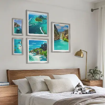 Ensemble de 5 tableaux représentant des cascades et des plages tropicales
