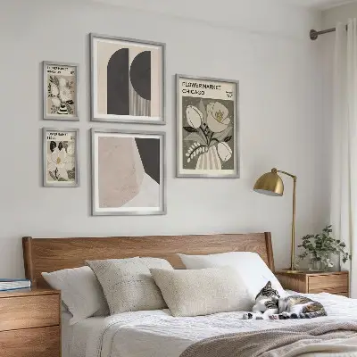 Lot de tableaux encadrés motifs de compositions florales élégantes