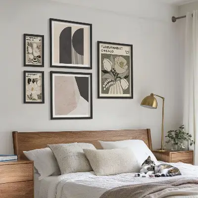 Lot de tableaux encadrés motifs de compositions florales élégantes
