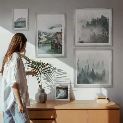 Tableau de décoration murale représentant des paysages de montagne avec des chalets et de l'eau