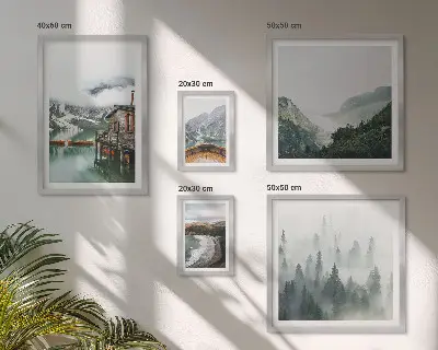 Ensemble de 5 tableaux représentant des paysages de montagne avec des maisons et de l'eau