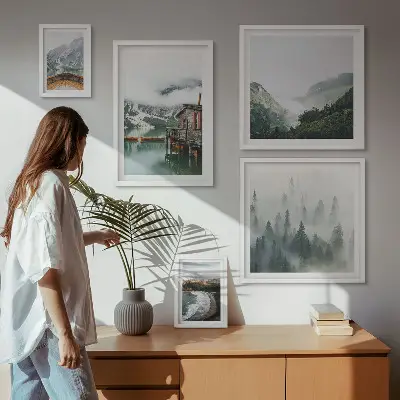 Ensemble de 5 tableaux représentant des paysages de montagne avec des maisons et de l'eau